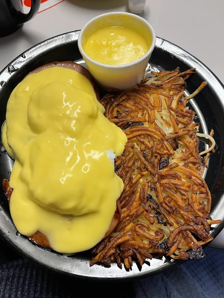 Eggs Benedict with Hash Browns